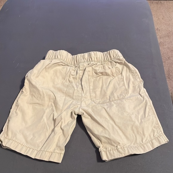 Shorts set!! Carter’s boys 4T. You get both pairs. Navy blue & Tan. - Picture 2 of 7